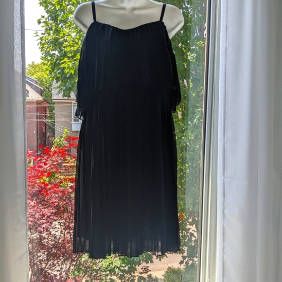 Forever 21 Dresses & Skirts - Forever 21 BLACK PLEATED TIERED MINI ABOVE THE KNEE DRESS SIZE 1X